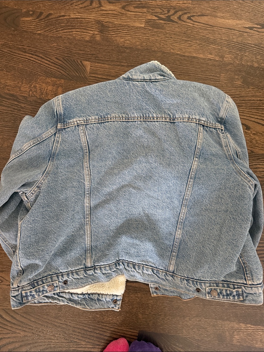 Levi's Light Blue Denim Jacket with Cream Sherpa Collar - Picture 3 of 3